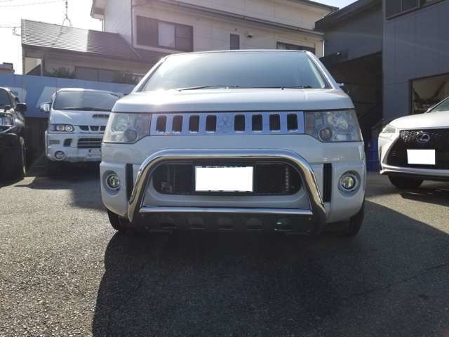 2011 Mitsubishi Delica D:5 – thumbnail 2