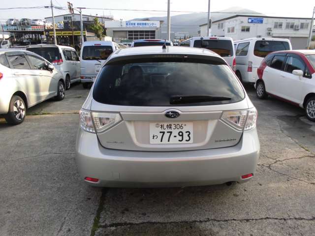 2011 Subaru Impreza Hatchback – thumbnail 3