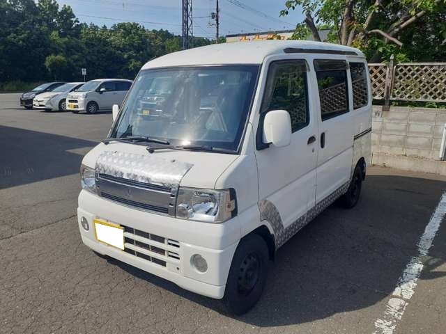2010 Mitsubishi Minicab Van
