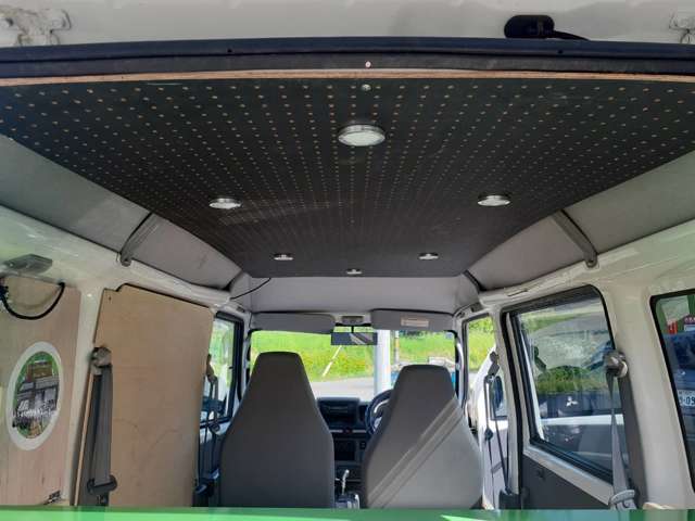 2010 Mitsubishi Minicab Van – thumbnail 4