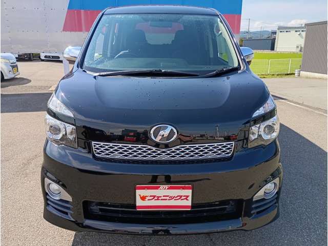 2011 Toyota Voxy – thumbnail 3