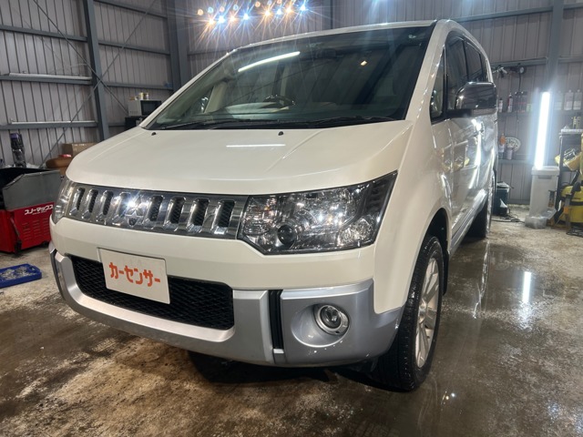 2011 Mitsubishi Delica D:5