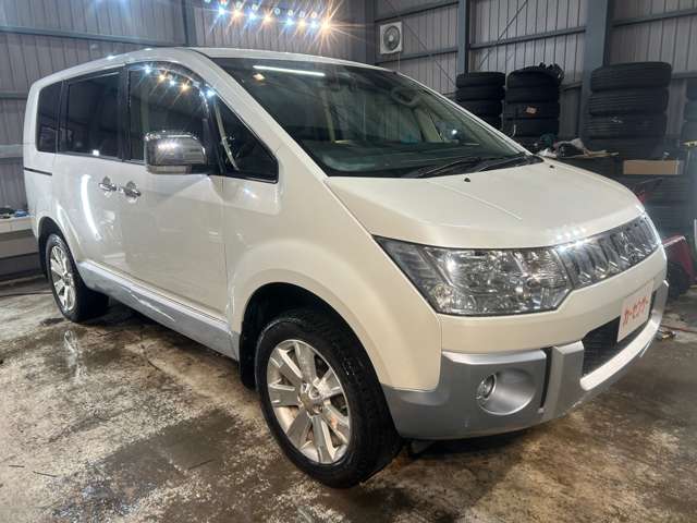 2011 Mitsubishi Delica D:5 – thumbnail 4