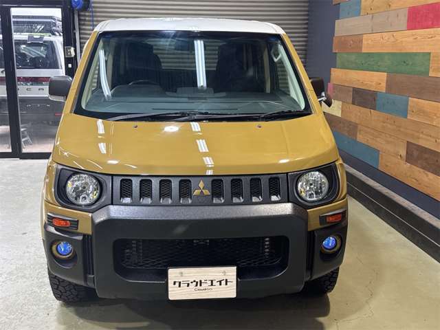 2011 Mitsubishi Delica D:5 – thumbnail 2