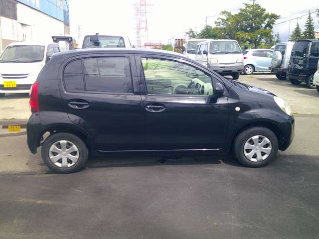 2011 Toyota Passo – thumbnail 4