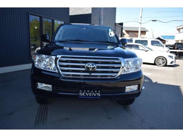 2011 Toyota Land Cruiser 200 – thumbnail 3