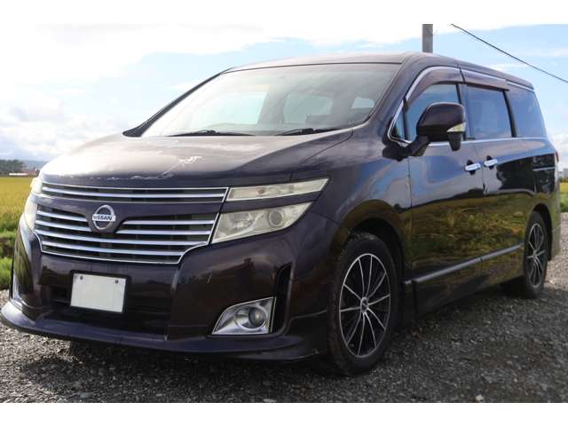 2011 Nissan Elgrand – thumbnail 4