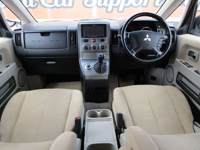 2010 Mitsubishi Delica D:5 – thumbnail 3