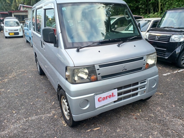 2010 Mitsubishi Minicab Van
