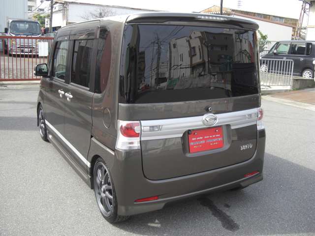 2011 Daihatsu Tanto – thumbnail 2