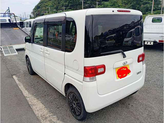 2010 Daihatsu Tanto – thumbnail 3