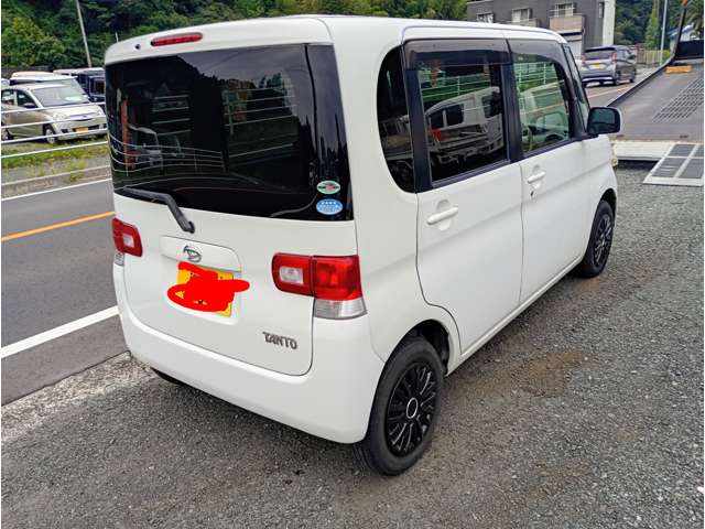2010 Daihatsu Tanto – thumbnail 4