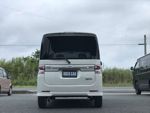 2011 Daihatsu Tanto – thumbnail 2