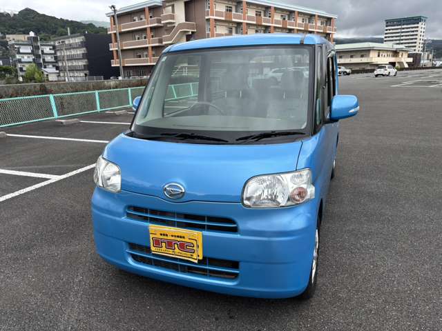 2010 Daihatsu Tanto – thumbnail 4