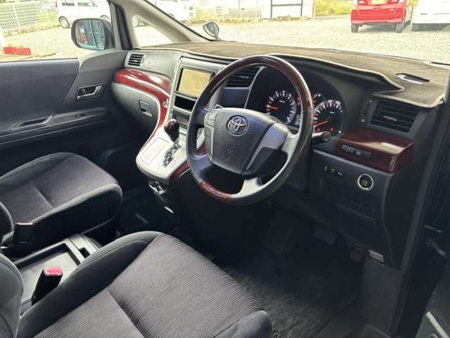 2009 Toyota Vellfire – thumbnail 4