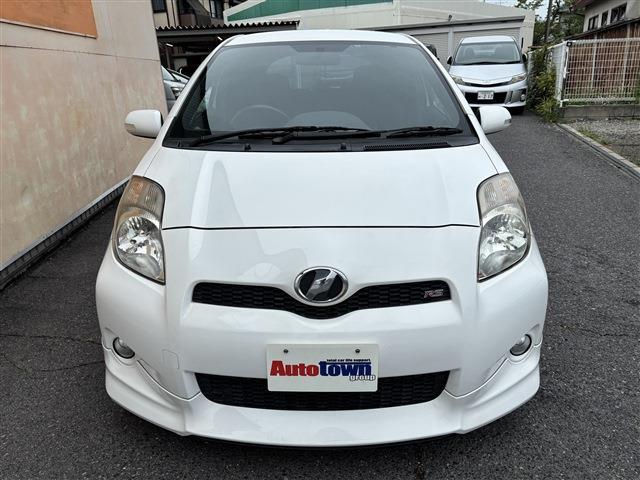 2010 Toyota Vitz – thumbnail 4