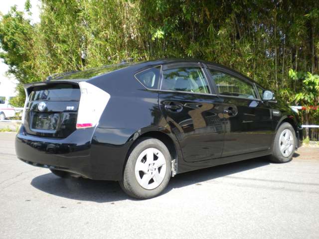 2011 Toyota Prius – thumbnail 4