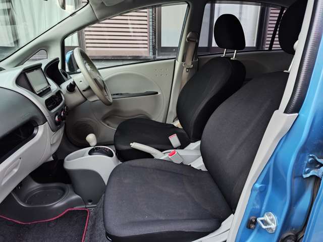 2010 Mitsubishi i – thumbnail 12
