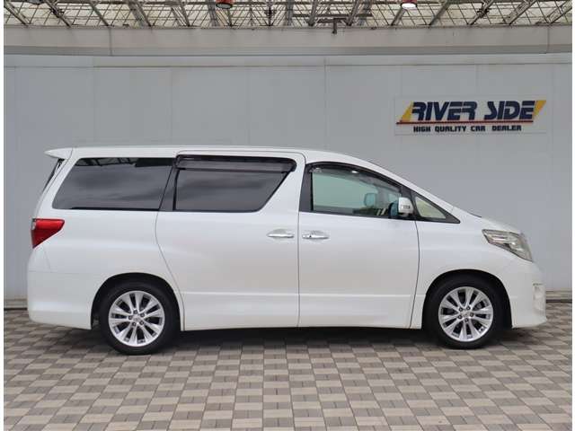 2010 Toyota Alphard – thumbnail 5