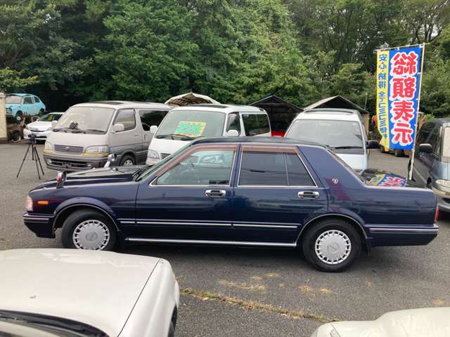 2002 Nissan Cedric Sedan – thumbnail 4