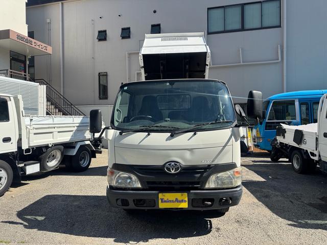 2011 Toyota Dyna – thumbnail 3