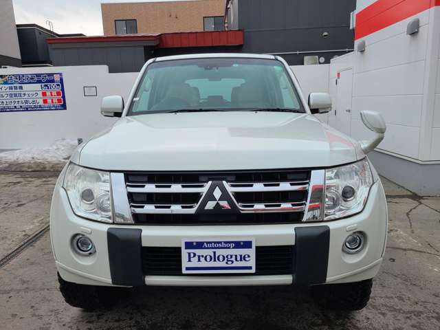 2011 Mitsubishi Pajero – thumbnail 2