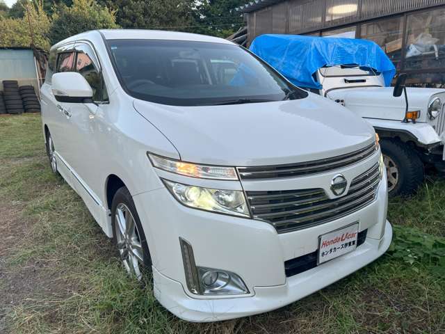 2011 Nissan Elgrand – thumbnail 2