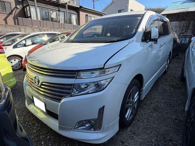 2011 Nissan Elgrand – thumbnail 3