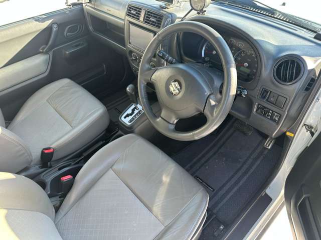 2008 Suzuki Jimny – thumbnail 4