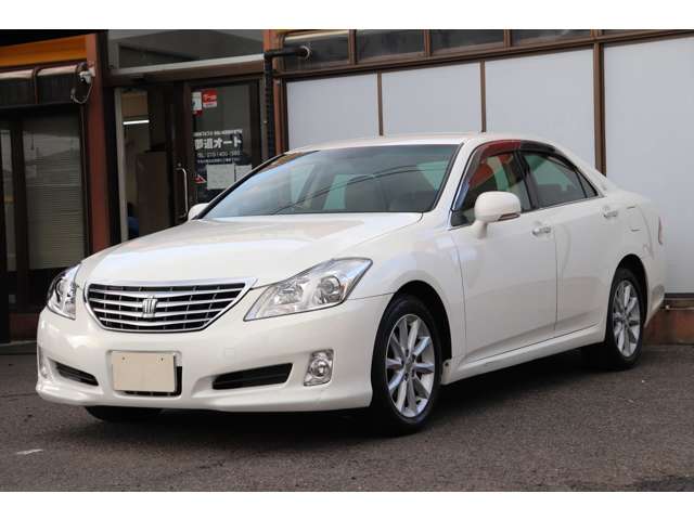 2009 Toyota Crown Royal – thumbnail 3