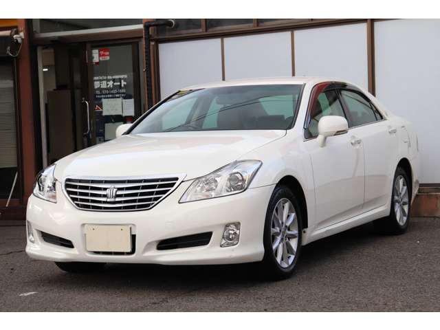 2009 Toyota Crown Royal – thumbnail 4