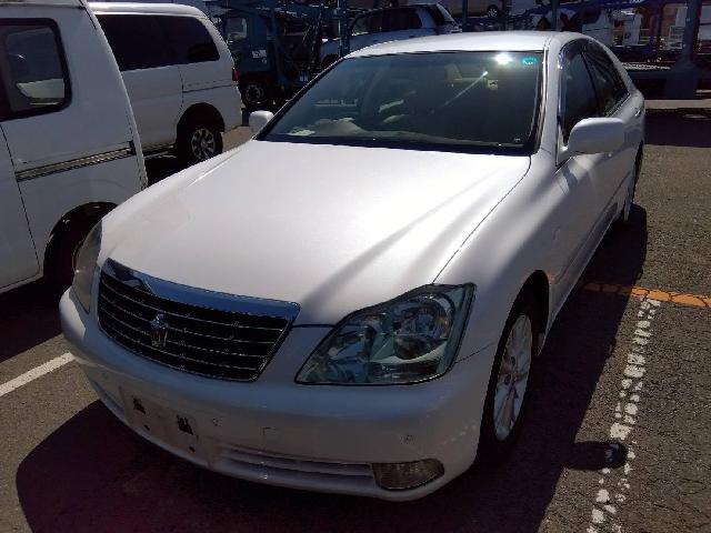 2004 Toyota Crown Royal