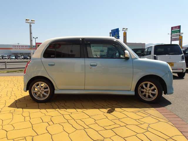 2005 Daihatsu Mira Gino – thumbnail 4