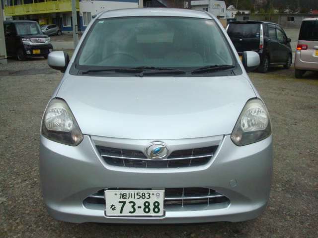 2011 Daihatsu Mira e:S – thumbnail 2