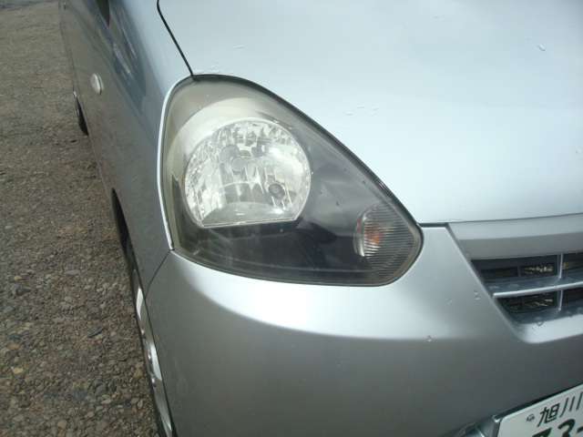 2011 Daihatsu Mira e:S – thumbnail 4