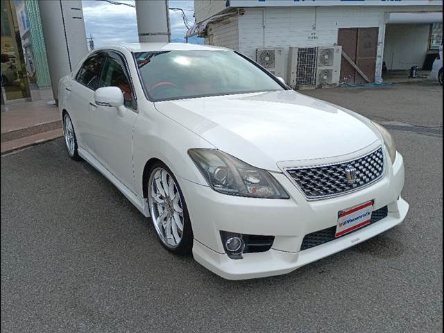 2010 Toyota Crown Athlete – thumbnail 4