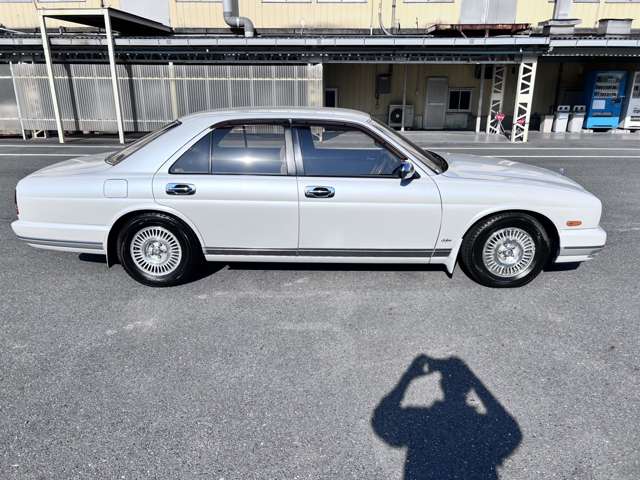 1996 Nissan Cima – thumbnail 4