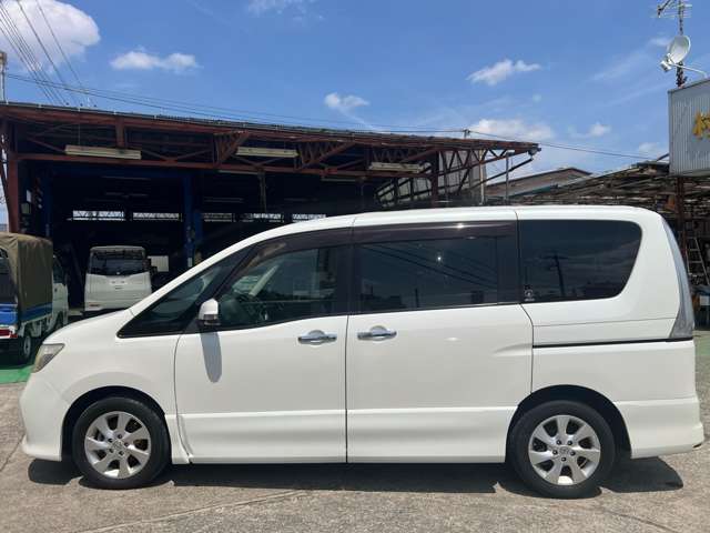 2011 Nissan Serena – thumbnail 3