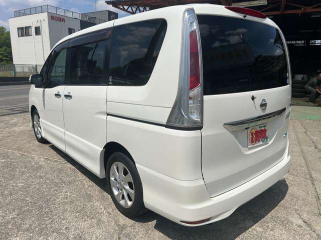 2011 Nissan Serena – thumbnail 4
