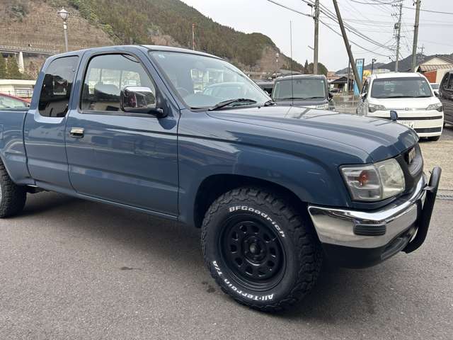 2003 Toyota Hilux – thumbnail 3