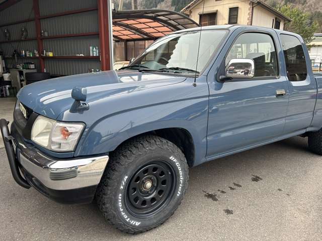 2003 Toyota Hilux – thumbnail 4