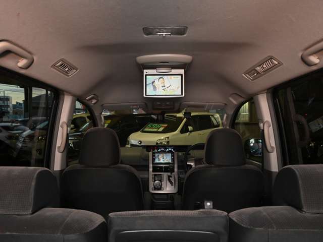 2008 Toyota Noah – thumbnail 2