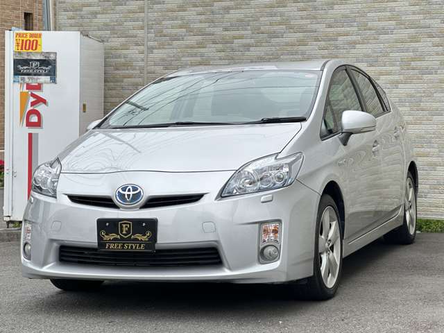 2011 Toyota Prius – thumbnail 2