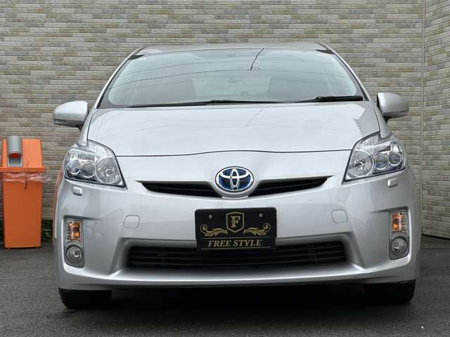 2011 Toyota Prius – thumbnail 3