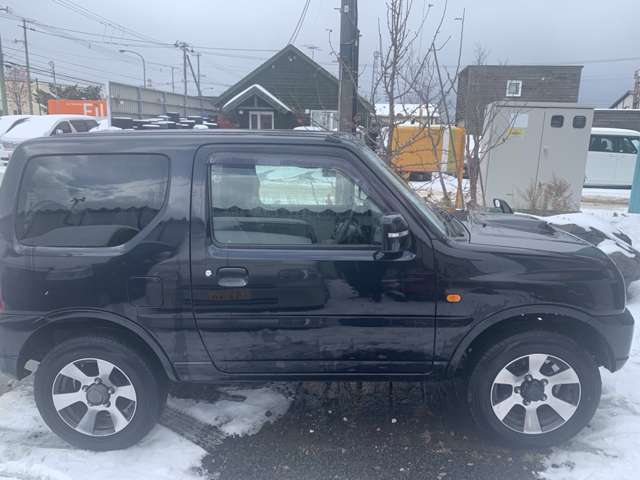 2011 Suzuki Jimny – thumbnail 2