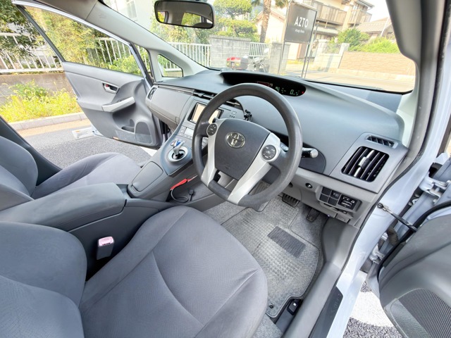 2010 Toyota Prius – thumbnail 2