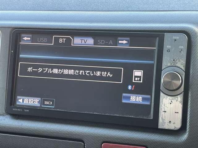 2011 Toyota Regius Ace – thumbnail 2