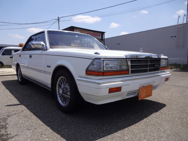 1987 Nissan Gloria Sedan