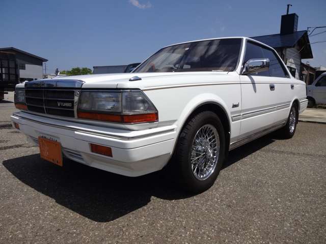 1987 Nissan Gloria Sedan – thumbnail 3