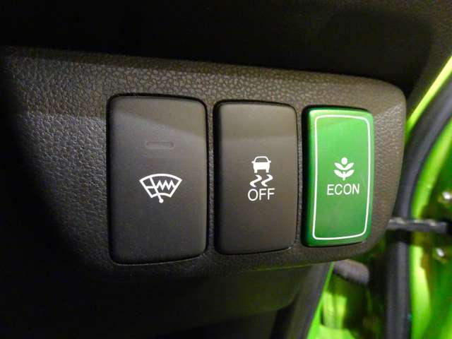 2011 Honda Fit Hybrid – thumbnail 4